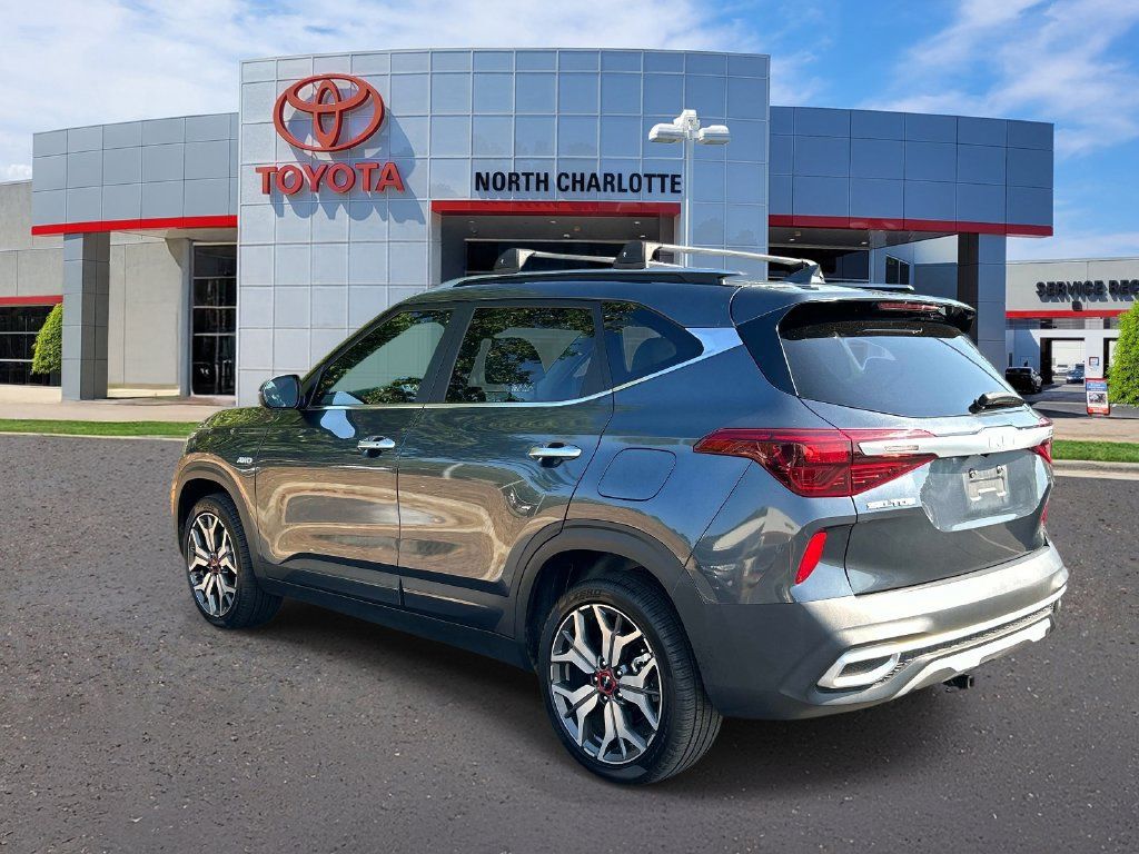 Used 2022 Kia Seltos SX w/ Sunroof Package AWD/4WD image 6