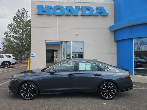 Used 2025 Honda Accord Touring image 2