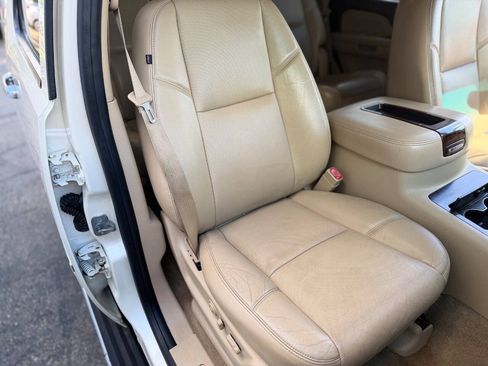 Used 2013 GMC Yukon Denali AWD/4WD image 14