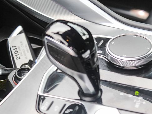 Used 2022 BMW X6 xDrive40i w/ M Sport Package image 19