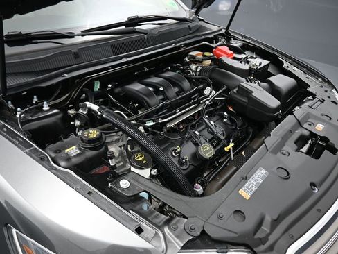 Used 2018 Ford Taurus SE image 44