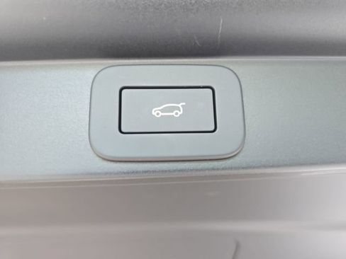 New 2026 Land Rover Range Rover Long Wheelbase SE AWD/4WD image 13