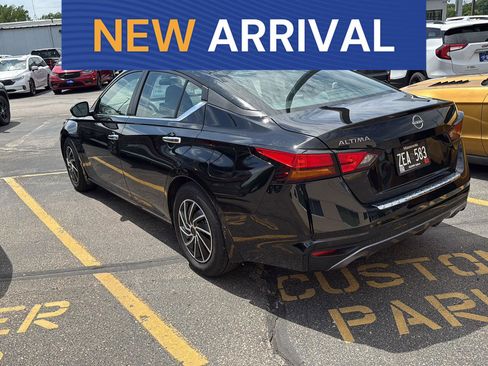 Used 2024 Nissan Altima 2.5 S FWD image 1