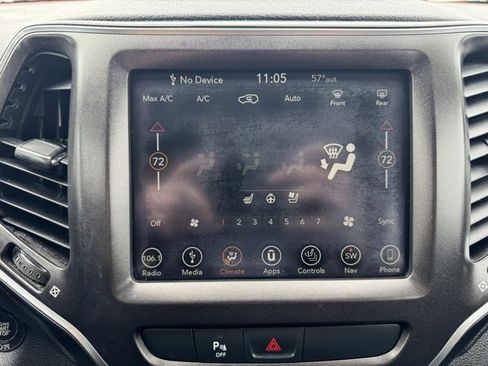 Used 2019 Jeep Cherokee Trailhawk image 26