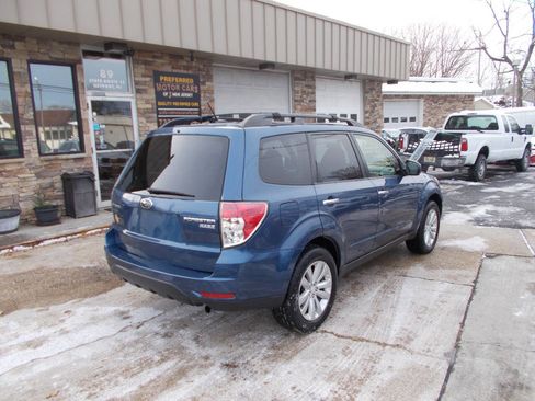 Used 2012 Subaru Forester 2.5X Premium w/ All-Weather Pkg image 4