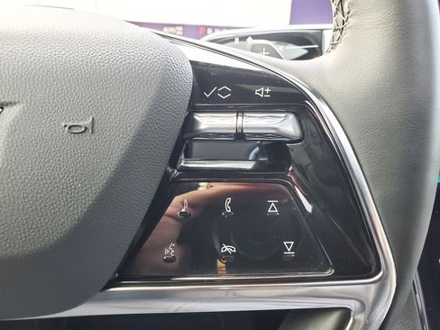 Certified 2025 Cadillac Escalade Sport image 27