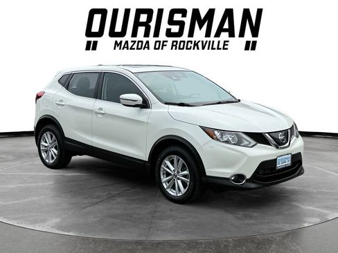 Used 2019 Nissan Rogue Sport SV AWD/4WD image 1