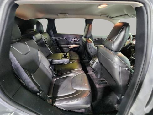 Used 2018 Jeep Cherokee Limited image 31