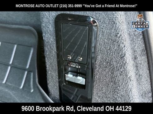 Used 2025 Land Rover Range Rover Sport SE image 39