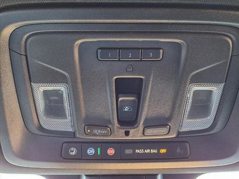 Used 2023 GMC Sierra 2500 AT4 w/ AT4 Preferred Package image 17