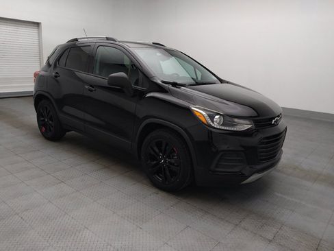 Used 2021 Chevrolet Trax LT w/ Redline Edition FWD image 11