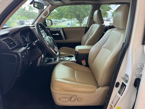 Used 2016 Toyota 4Runner SR5 Premium RWD image 17