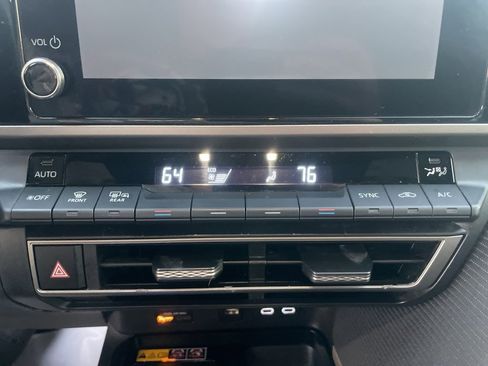 Used 2025 Toyota Camry SE image 20