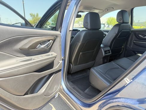 Used 2024 GMC Terrain SLT AWD/4WD image 21