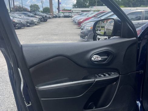 Used 2014 Jeep Cherokee Latitude FWD image 12