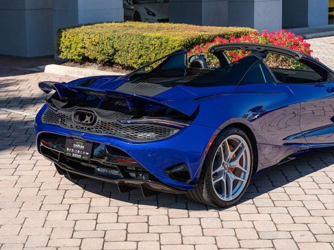 Used 2024 McLaren 750S Spider image 3