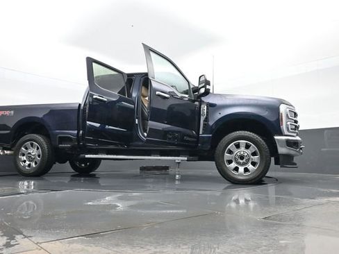 Used 2024 Ford F250 Lariat w/ Chrome Package image 32