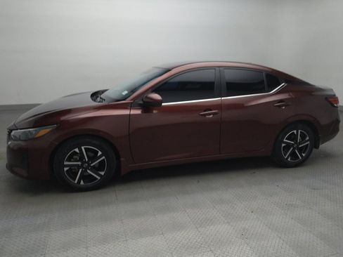 Used 2024 Nissan Sentra SV FWD image 2