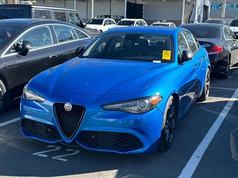 Used 2018 Alfa Romeo Giulia Ti Sport w/ Quick Order Package 22U Sport image 2
