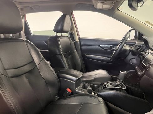 Used 2018 Nissan Rogue SL w/ Premium Package image 10