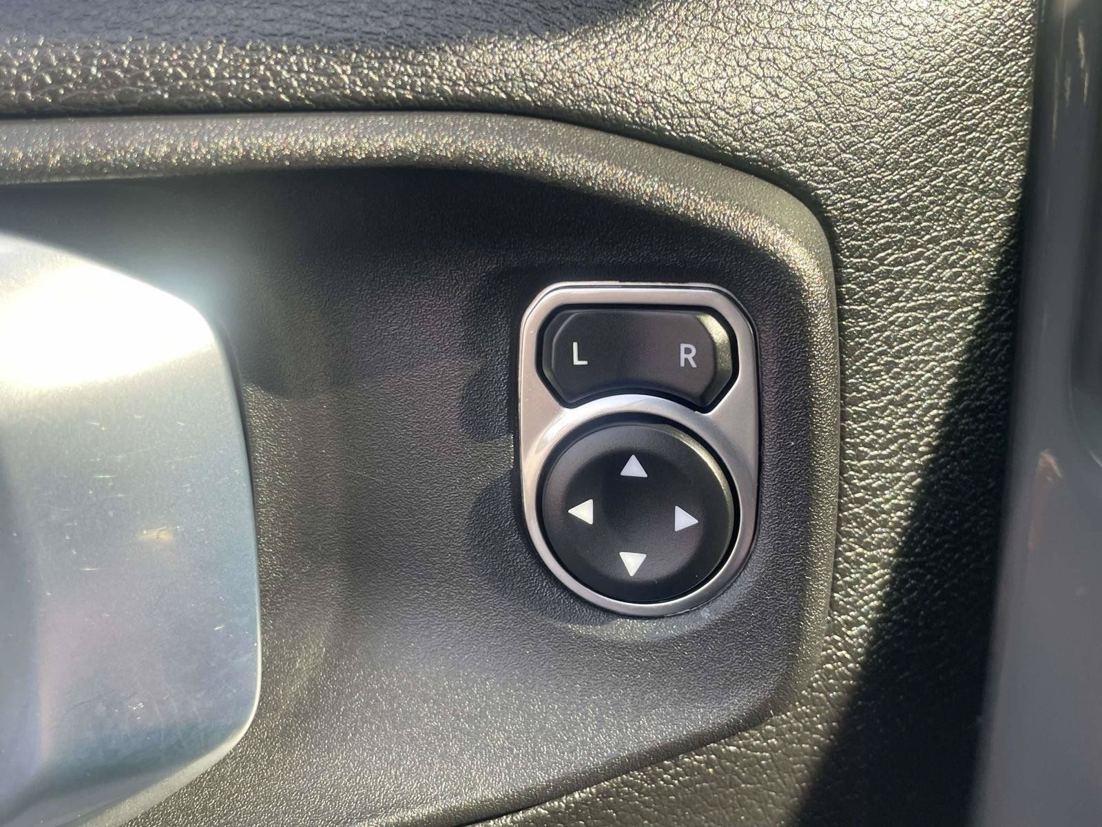 Used 2022 Jeep Gladiator Sport AWD/4WD image 23
