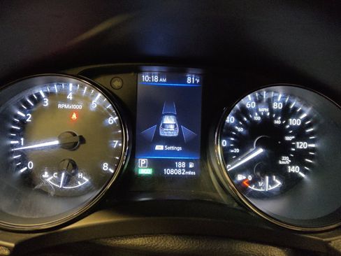 Used 2020 Nissan Rogue S FWD image 23