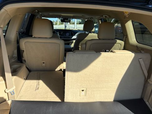 Used 2019 Toyota Highlander XLE image 37