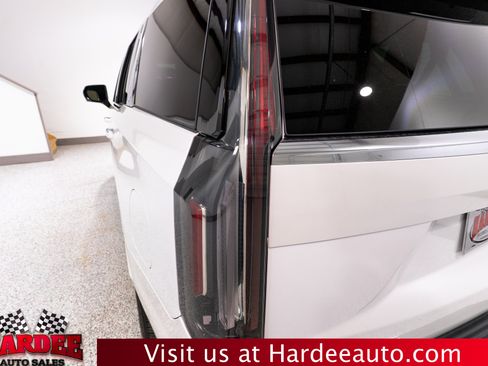 Used 2024 Cadillac Escalade Premium Luxury w/ Performance Package AWD/4WD image 9