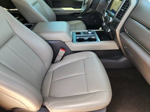 Used 2021 Ford Expedition XLT RWD image 13