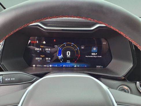 Certified 2025 Chevrolet Colorado Z71 w/ Technology Package AWD/4WD image 22