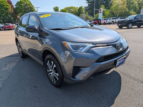 Used 2018 Toyota RAV4 LE AWD/4WD image 7