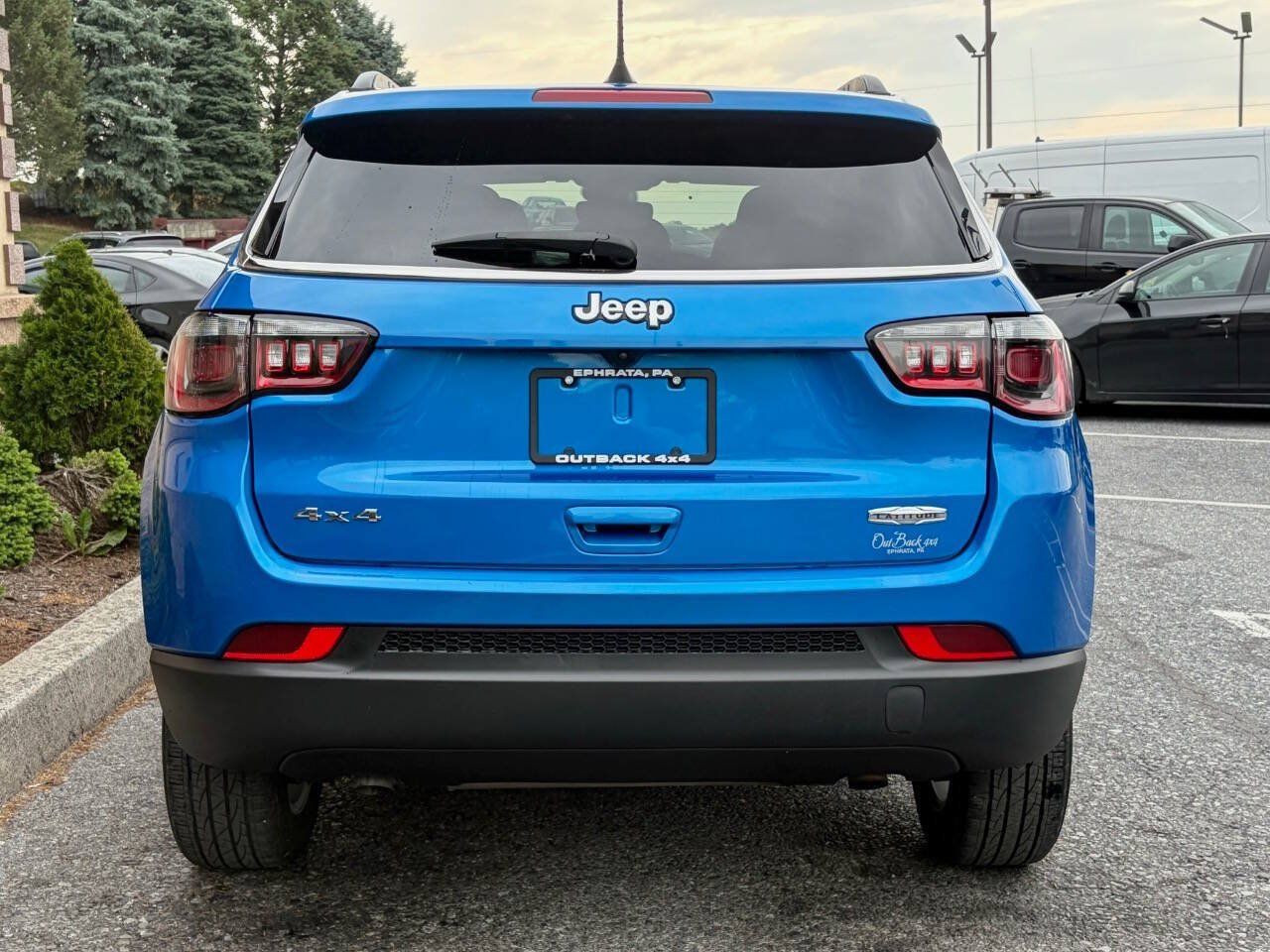 Used 2024 Jeep Compass Latitude AWD/4WD image 32