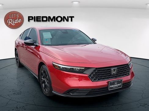 Certified 2025 Honda Accord SE image 4