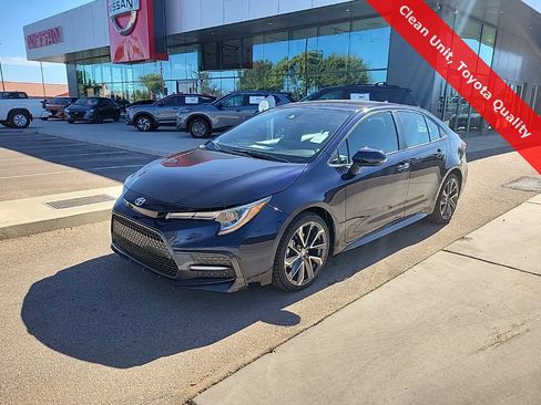 Used 2022 Toyota Corolla SE image 3