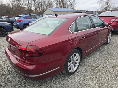 Used 2017 Volkswagen Passat 1.8T SEL Premium image 4