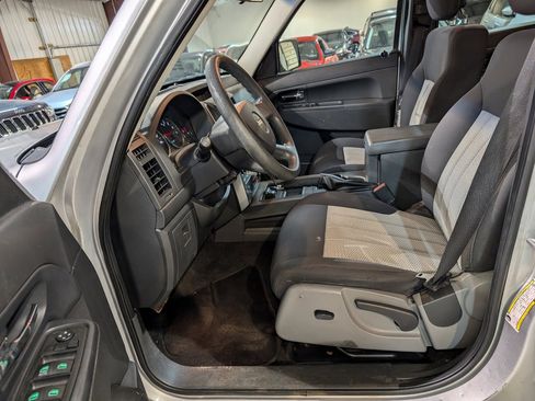 Used 2010 Jeep Liberty Sport w/ Popular Equipment Group image 15