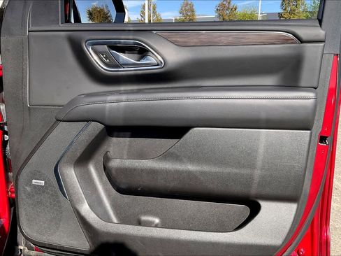 Used 2021 Chevrolet Tahoe LT w/ Luxury Package image 20