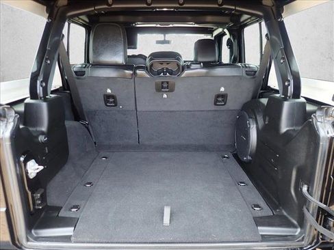 Used 2022 Jeep Wrangler Unlimited Sahara AWD/4WD image 8