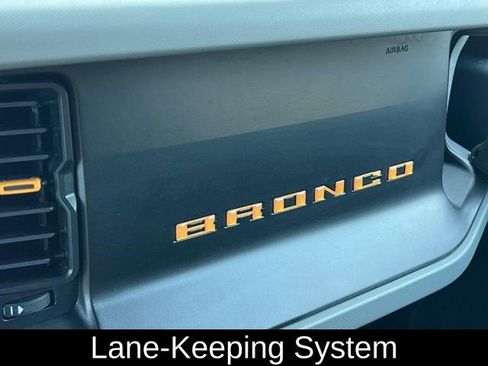 Used 2023 Ford Bronco Badlands image 35
