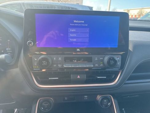 Used 2024 Toyota Grand Highlander AWD Hybrid image 13