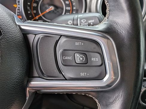 Used 2022 Jeep Gladiator Overland w/ Cold Weather Group AWD/4WD image 25