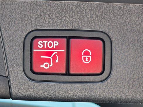 Used 2023 Mercedes-Benz GLB 250 image 22