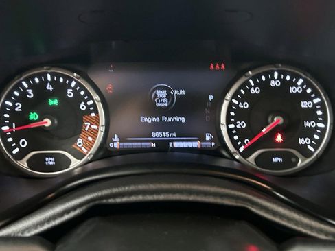 Used 2019 Jeep Renegade Trailhawk AWD/4WD image 14