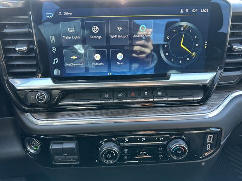 Used 2024 Chevrolet Silverado 2500 LT image 28