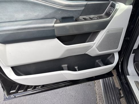 Used 2022 Ford F150 Limited image 8