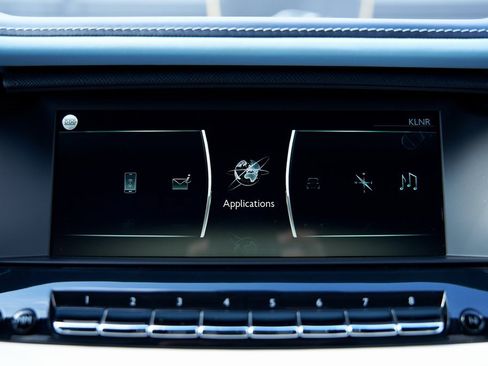 Used 2022 Rolls-Royce Cullinan w/ Cullinan Package image 78