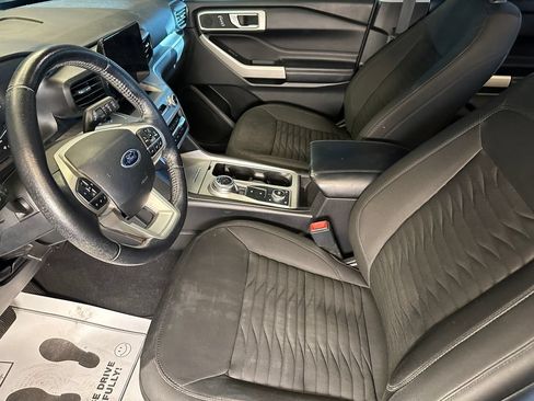 Used 2021 Ford Explorer XLT AWD/4WD image 20
