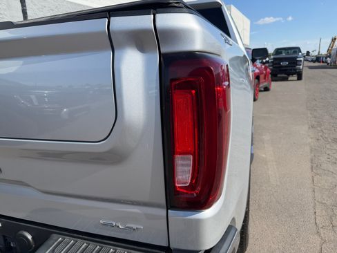 Used 2021 GMC Sierra 1500 SLT AWD/4WD image 30