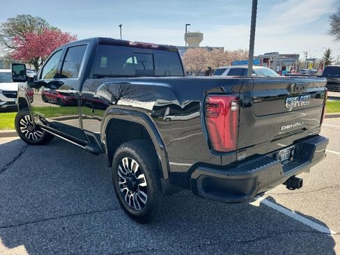 Used 2024 GMC Sierra 3500 Denali Ultimate AWD/4WD image 2