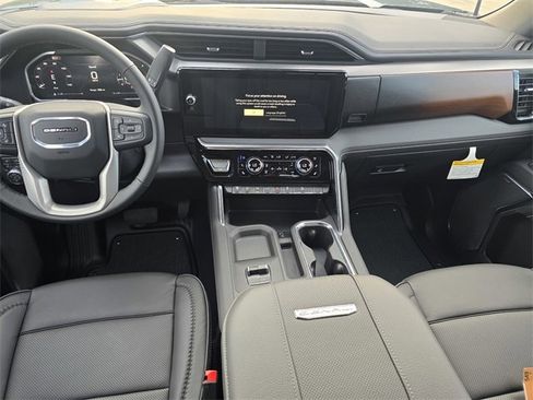 New 2026 GMC Sierra 2500 Denali w/ Denali Reserve Package image 12